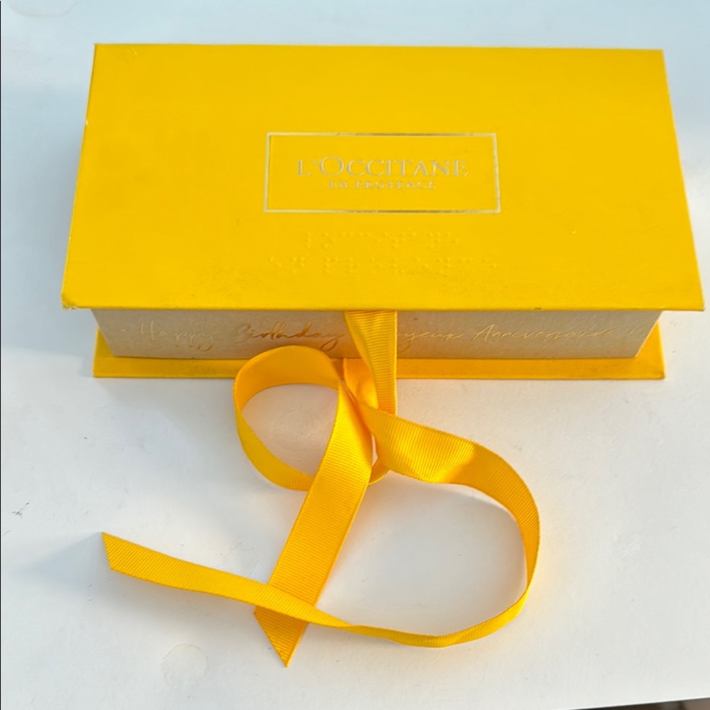 L'Occitane Yellow Gift Box with Ribbon - Picture 2 of 5